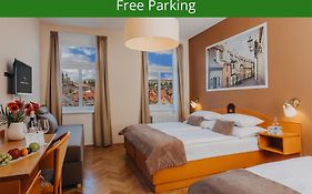 Hotel Merkur Prag 4*